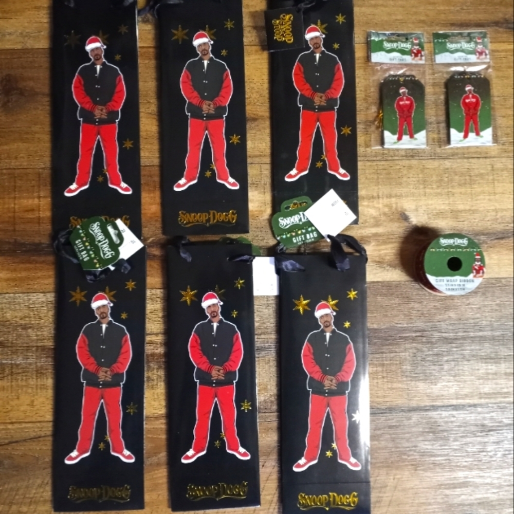 Snoop Dogg Christmas Gift Bags Set